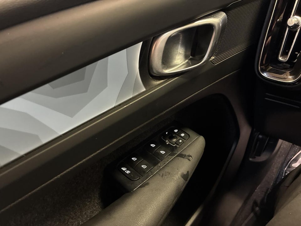 Volvo XC40 ReCharge Twin Plus 5d