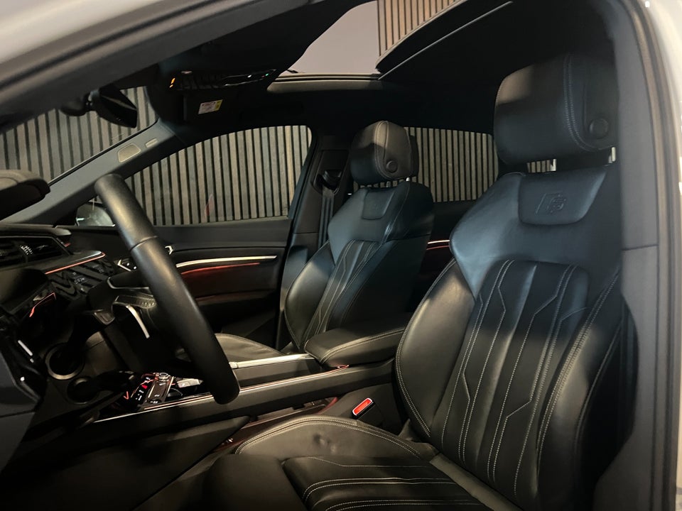 Audi e-tron 55 S-line quattro 5d