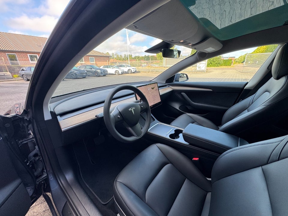Tesla Model 3 Long Range AWD 4d