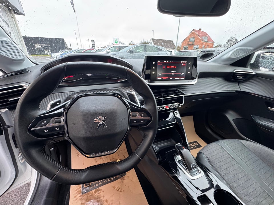 Peugeot 208 1,2 PureTech 100 Evolution EAT8 5d