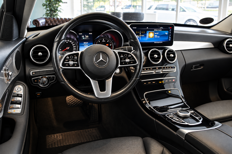 Mercedes C300 de 2,0 Advantage AMG stc. aut. 5d