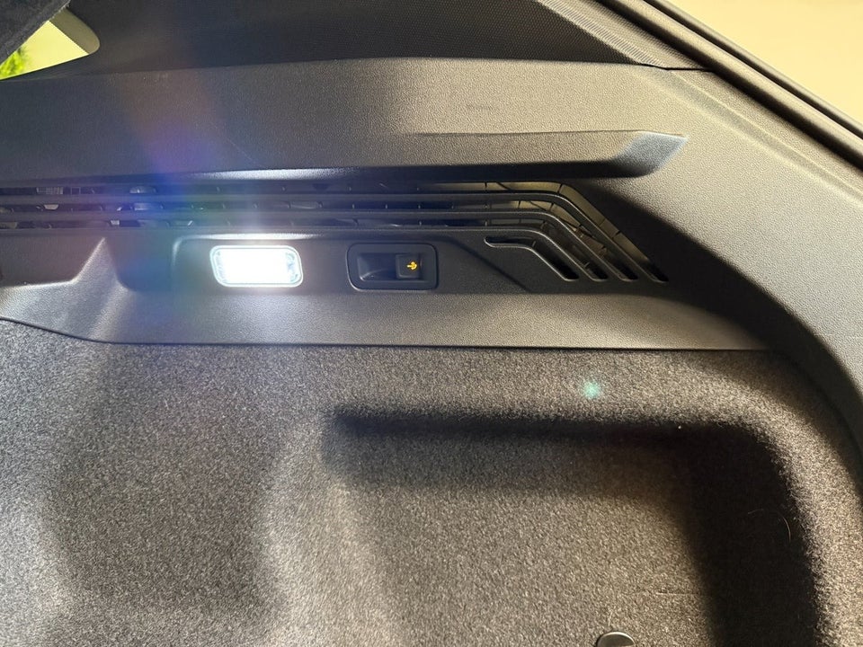 VW ID.4 77 Business Performance 5d