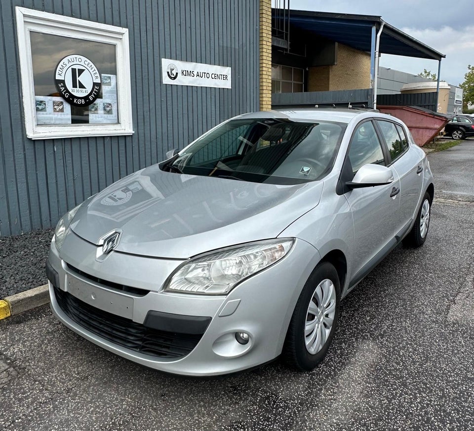 Renault Megane III 1,6 100 Expression 5d