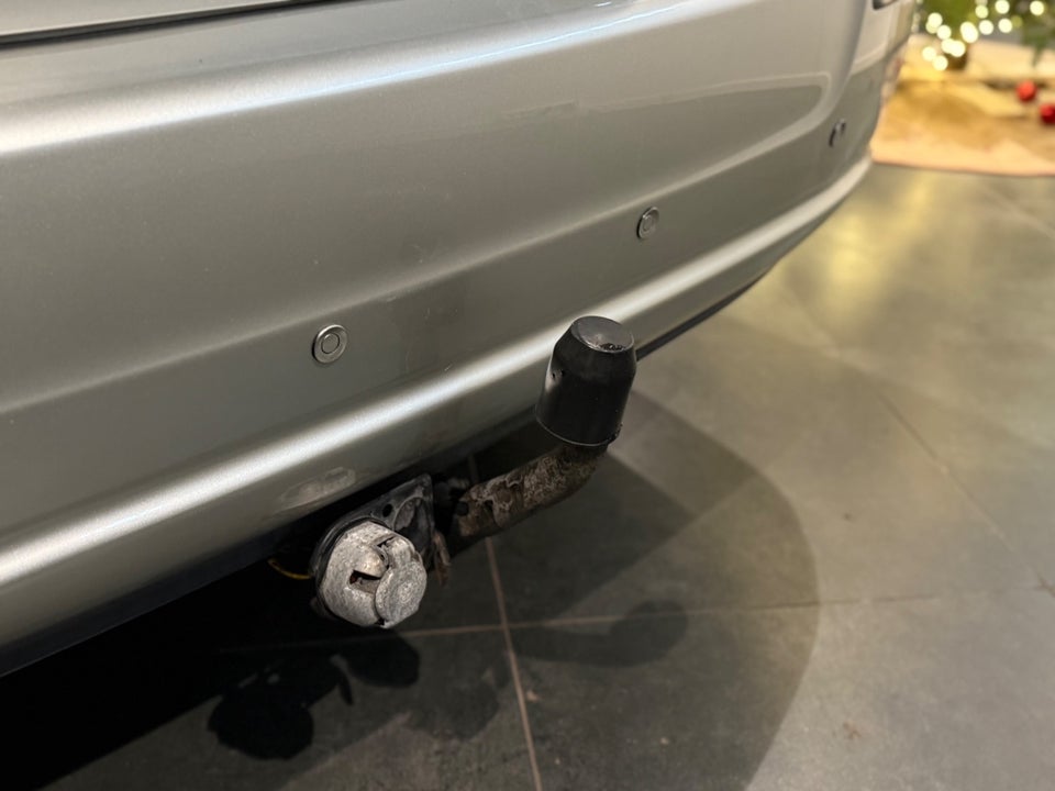 Toyota Avensis 1,8 VVT-i Sol 5d