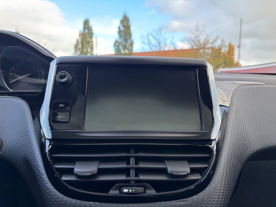 Peugeot 208 1,6 BlueHDi 100 Allure Sky 5d