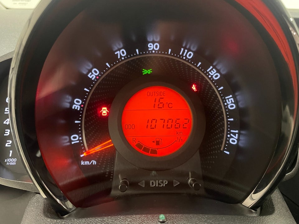 Toyota Aygo 1,0 VVT-i x-press 5d