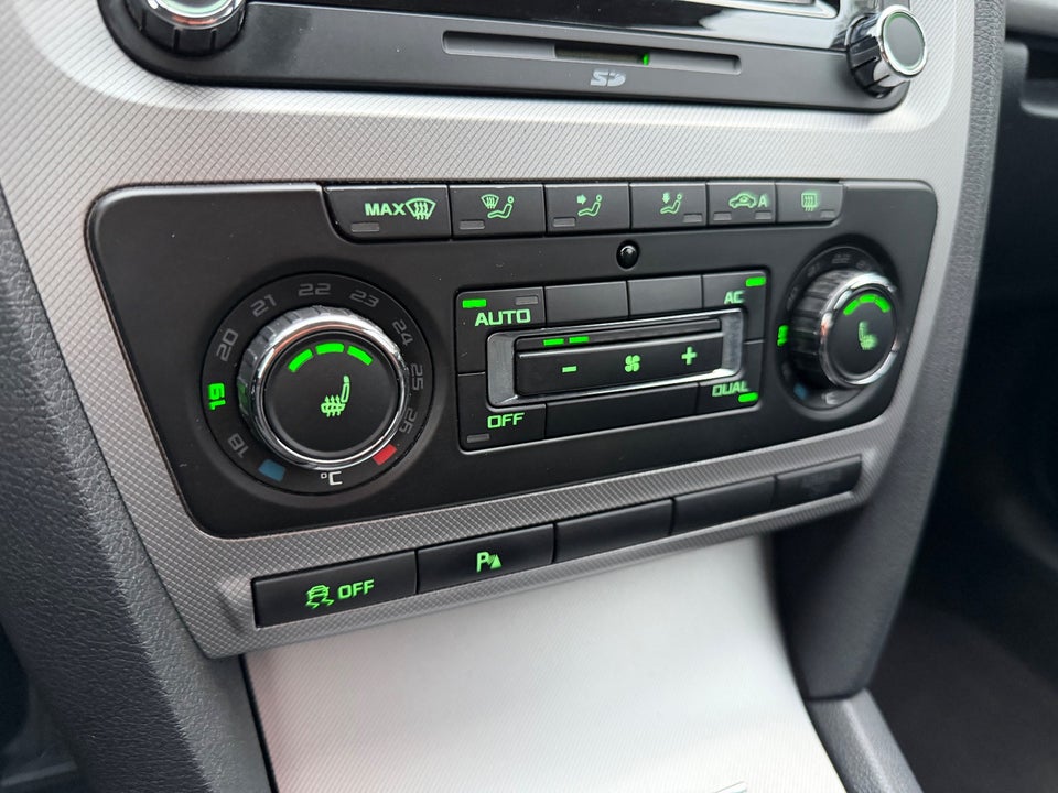 Skoda Octavia 1,6 TDi 105 Ambiente Combi 5d