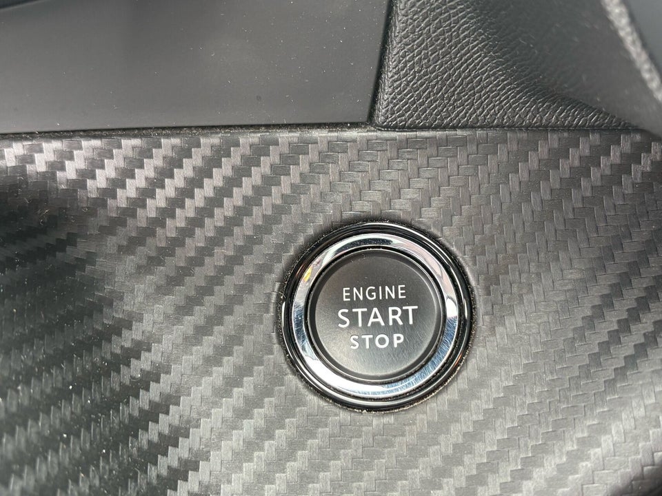 Peugeot 208 1,2 PureTech 100 Allure Sky 5d
