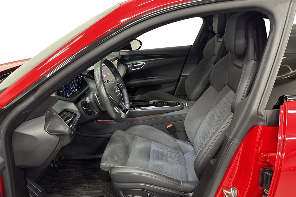 Audi e-tron GT quattro 4d