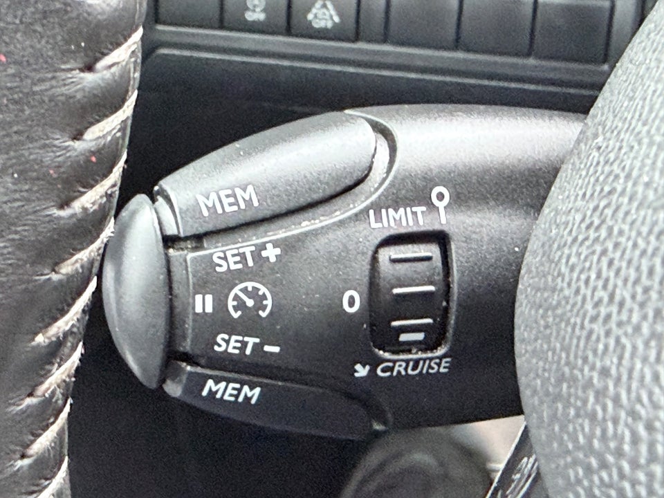 Peugeot 308 1,5 BlueHDi 130 Selection Sky SW 5d