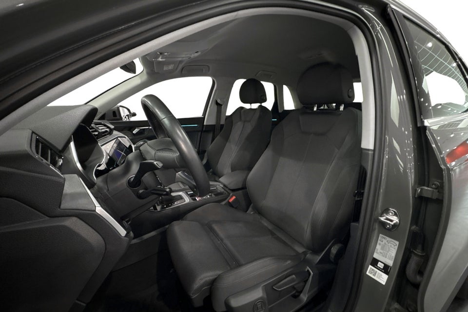 Audi Q3 45 TFSi e Attitude plus S-tr. 5d