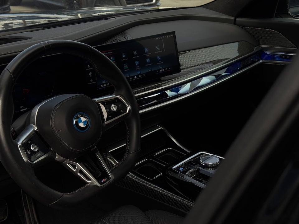 BMW i7 M70 xDrive 4d