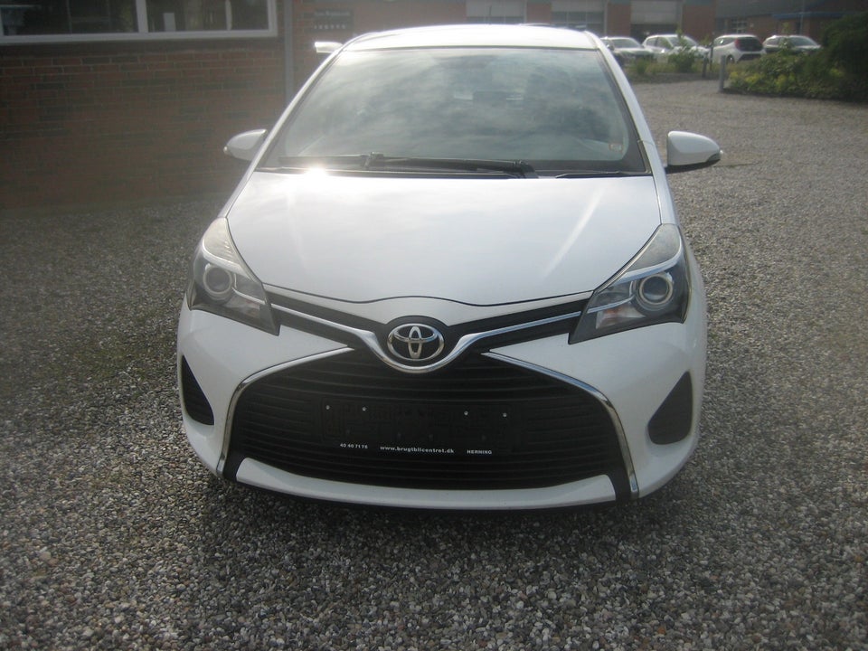 Toyota Yaris 1,0 VVT-i T2 5d