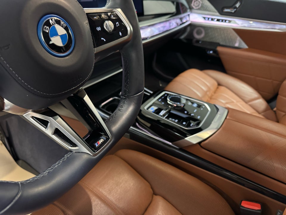 BMW i7 xDrive60 M-Sport 4d