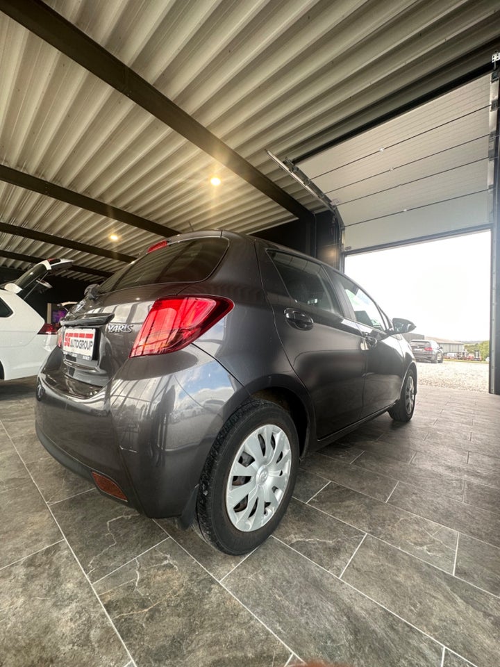 Toyota Yaris 1,0 VVT-i T2 Premium 5d