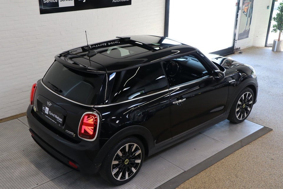 MINI Cooper SE Camden Edition 3d