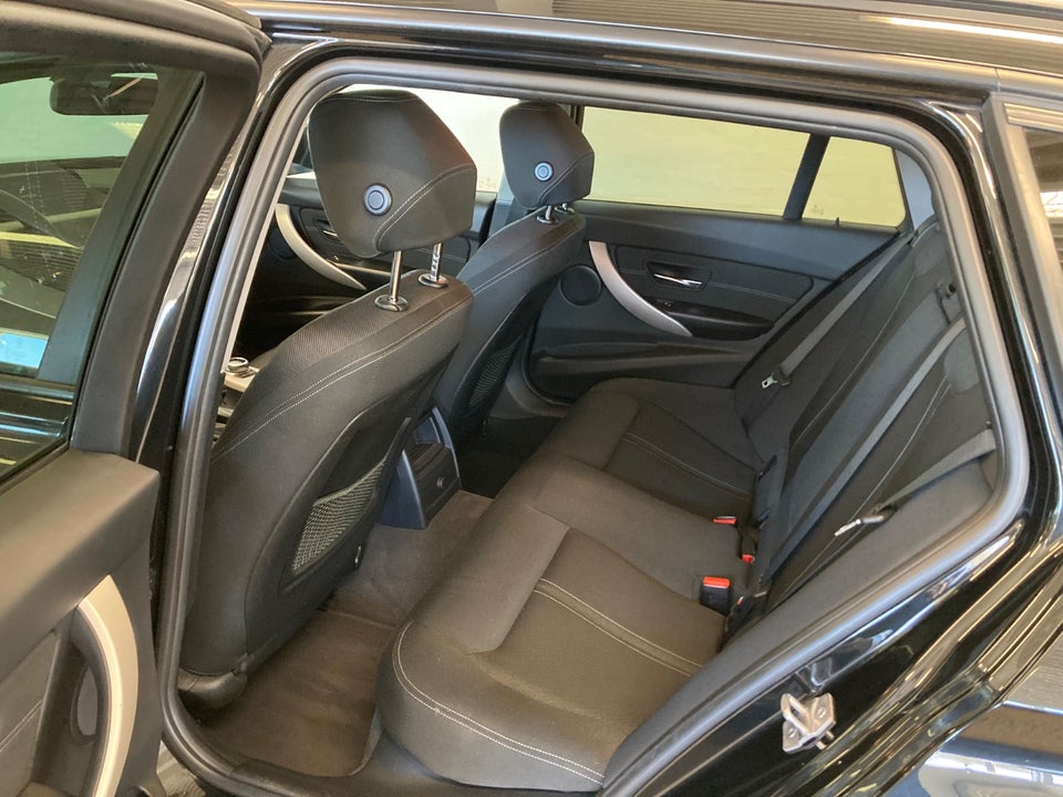 BMW 318d 2,0 Touring aut. 5d
