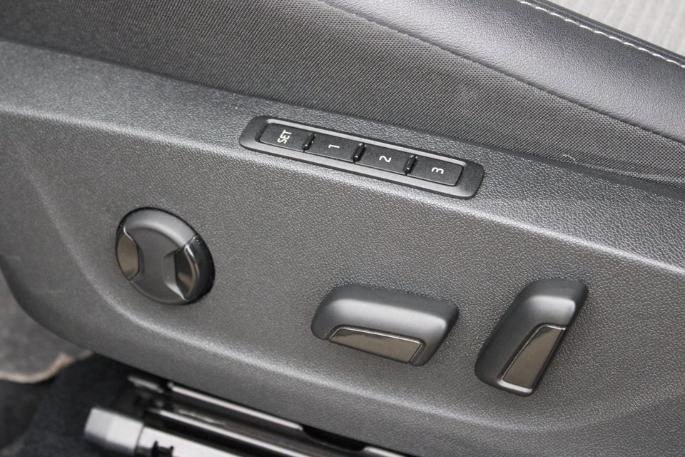 Skoda Enyaq 60 iV Loft 5d