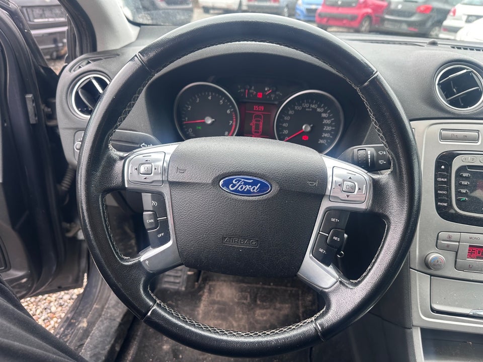 Ford Mondeo 2,0 145 Trend Collection 5d