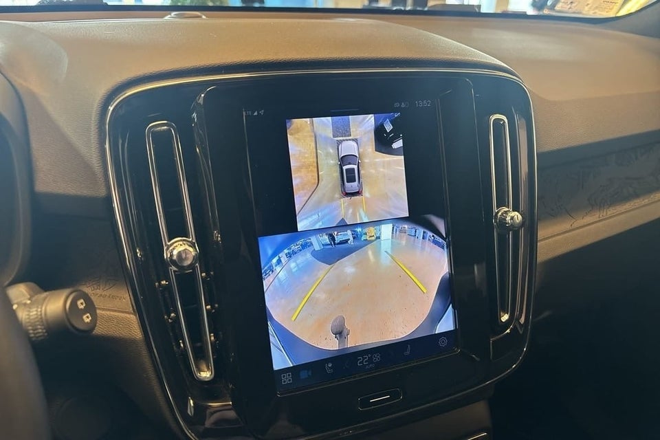 Volvo EX40 Extended Range Plus 5d