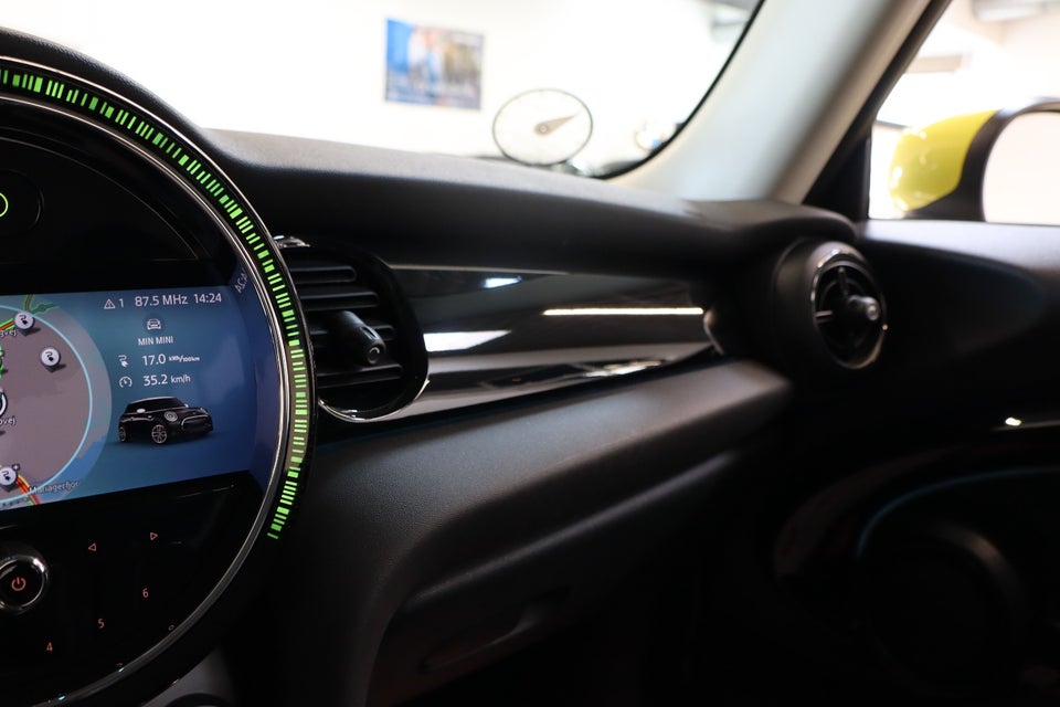 MINI Cooper SE Classic Trim 3d