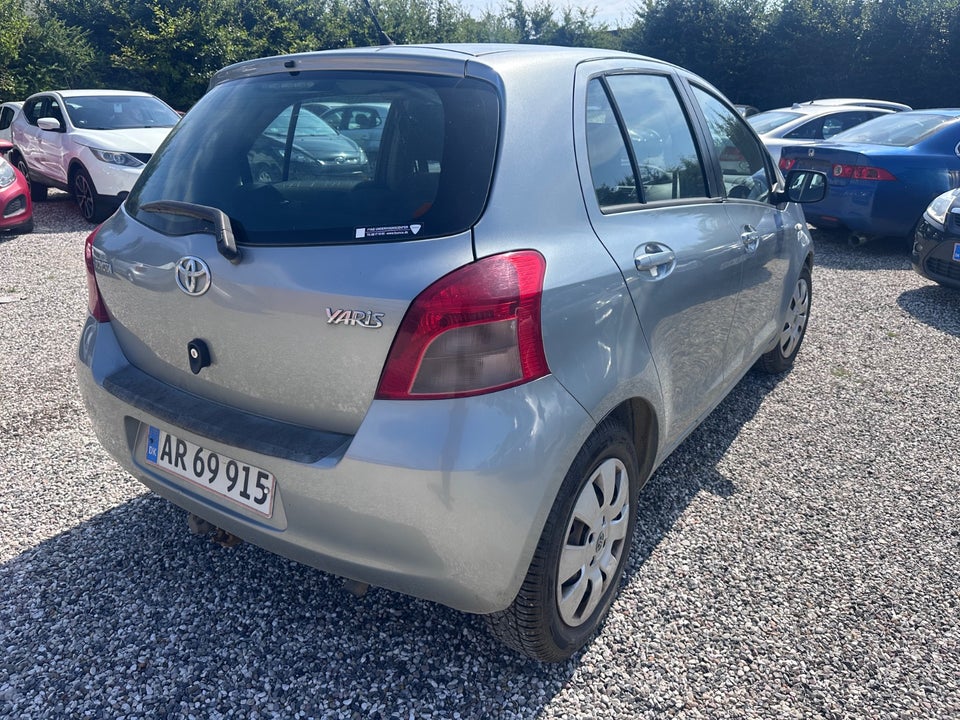 Toyota Yaris 1,3 Terra 5d