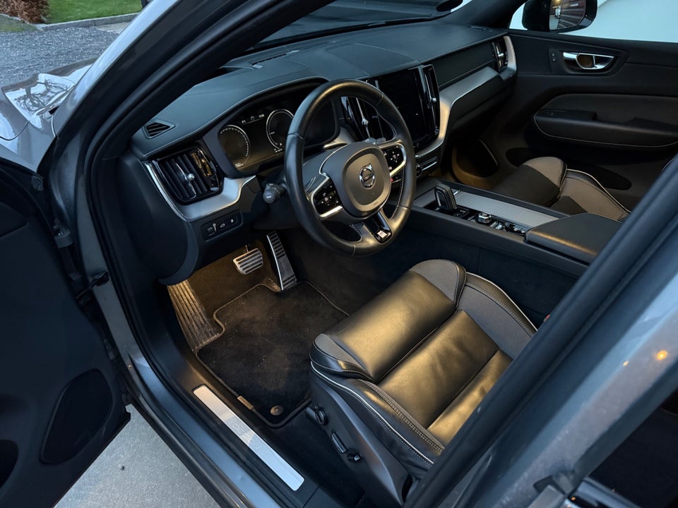 Volvo XC60 2,0 T8 390 R-Design aut. AWD 5d