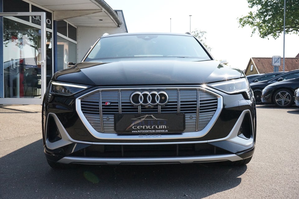 Audi e-tron S quattro 5d