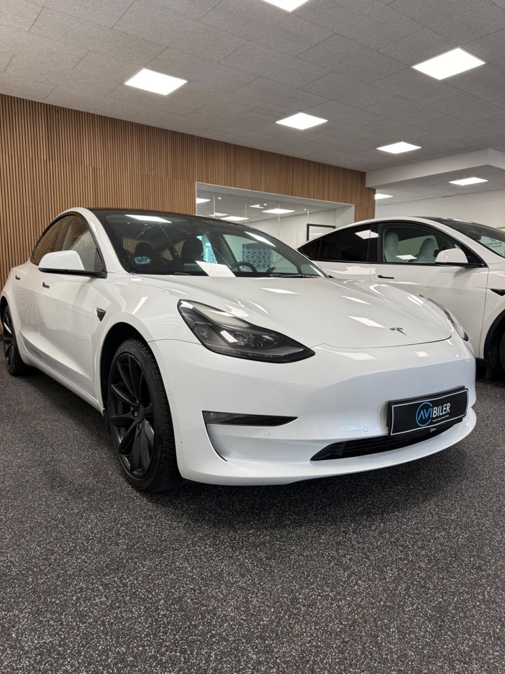 Tesla Model 3 Long Range AWD 4d