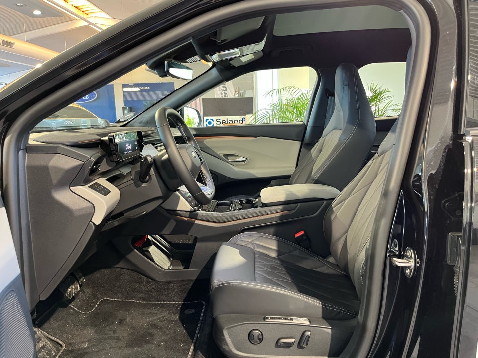 Ford Explorer 77 Premium Extended Range 5d