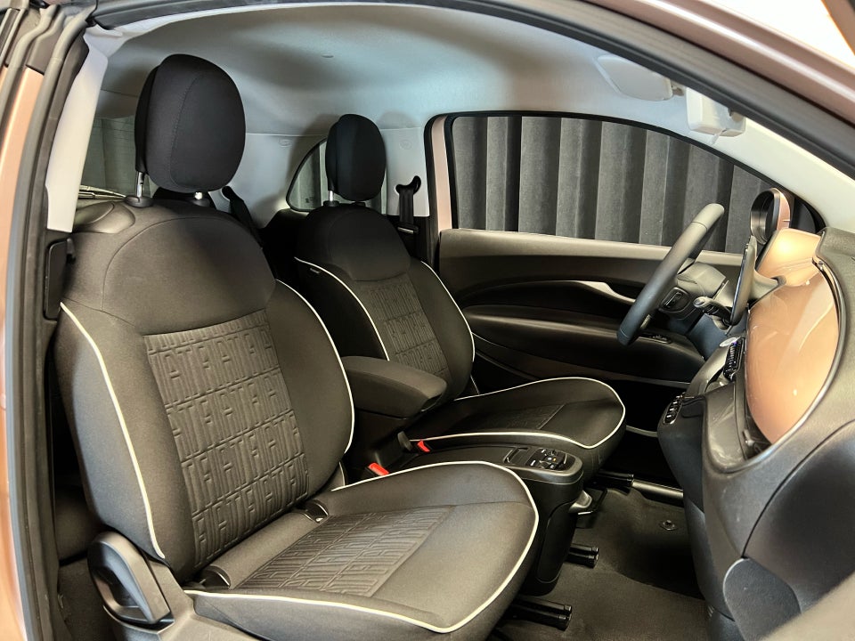 Fiat 500e 42 Icon 3+1 4d