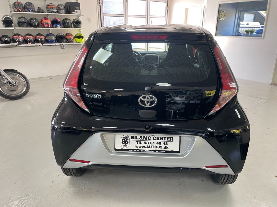 Toyota Aygo 1,0 VVT-i x-play 5d