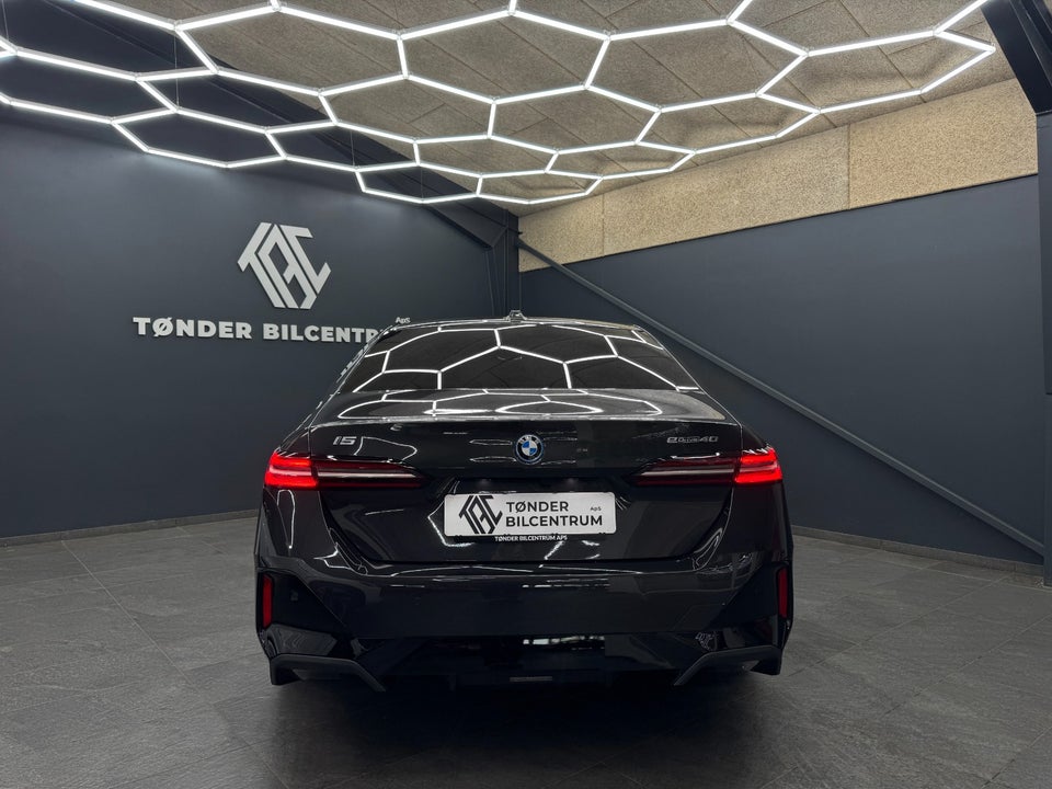 BMW i5 eDrive40 M-Sport 4d