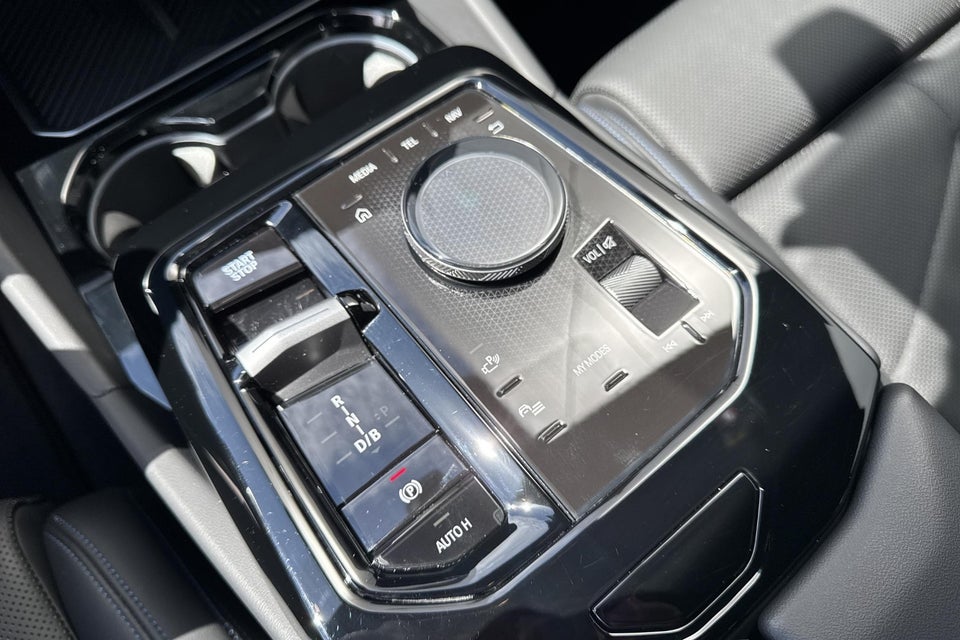 BMW i5 eDrive40 Fully Charged M-Sport 4d