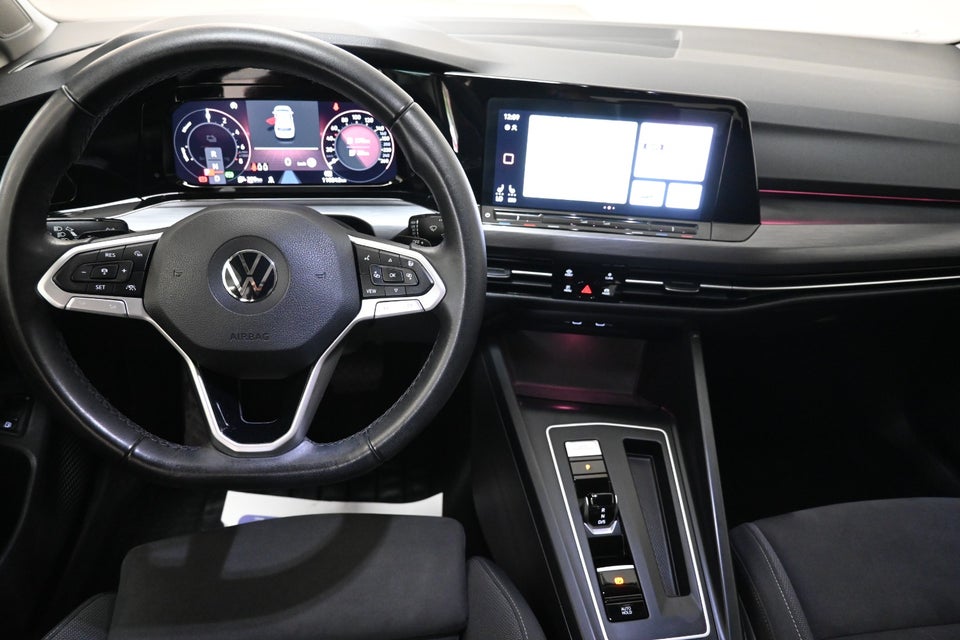 VW Golf VIII 1,4 eHybrid DSG 5d