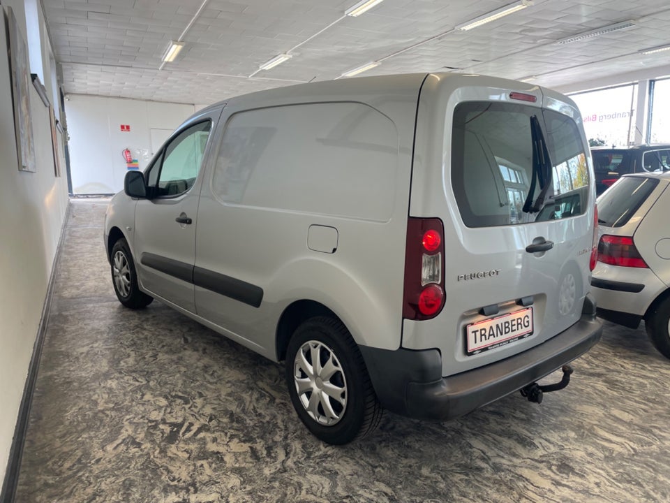 Peugeot Partner 1,6 BlueHDi 100 L1 Premium Van 5d