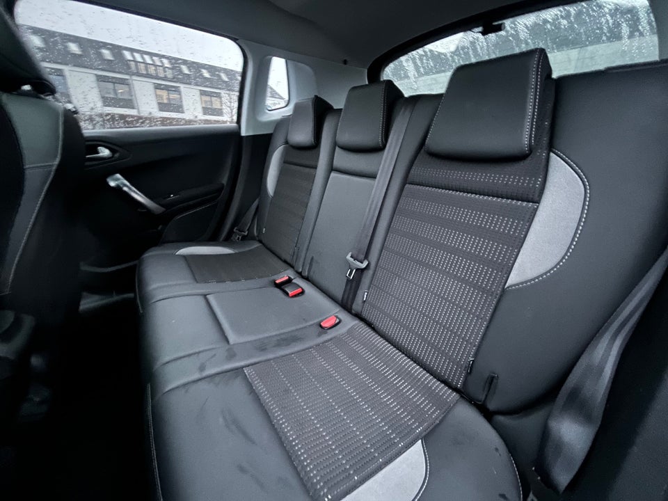 Peugeot 2008 1,2 e-THP 110 Allure 5d