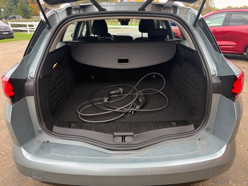 Renault Megane IV 1,6 E-Tech Sport Tourer 5d