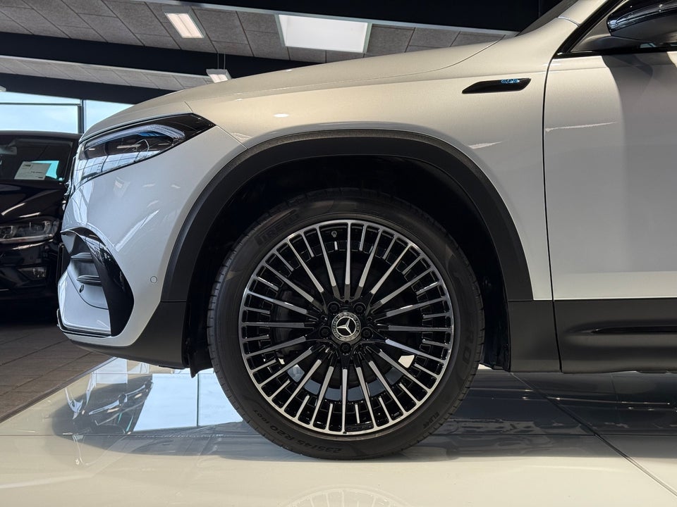 Mercedes EQB300 AMG Line 4Matic 5d