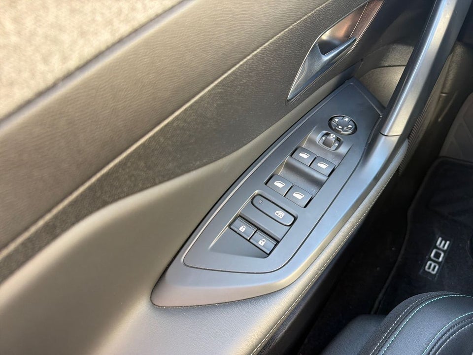 Peugeot 308 1,6 Hybrid First Selection+ SW EAT8 5d