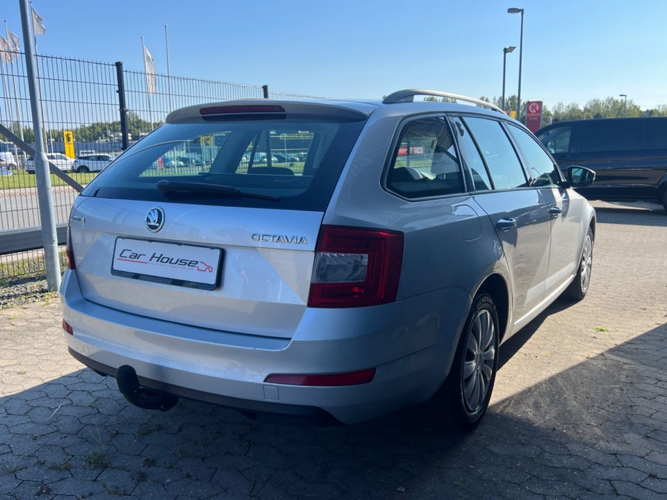 Skoda Octavia 1,6 TDi 105 Ambition Combi 5d