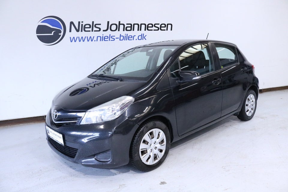 Toyota Yaris 1,3 VVT-i Premium 5d