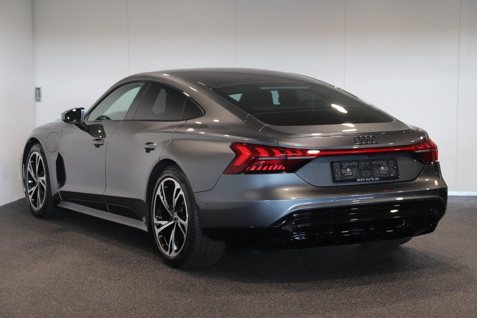 Audi e-tron GT quattro 4d