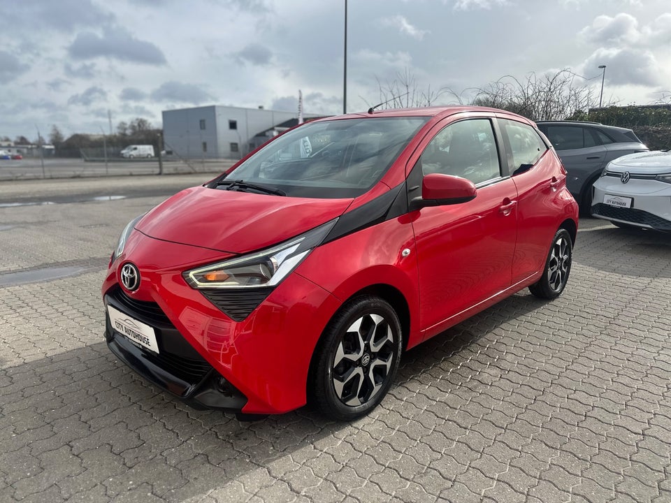 Toyota Aygo 1,0 VVT-i x-plore 5d