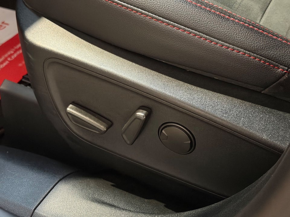 Ford Kuga 2,5 PHEV ST-Line X CVT 5d