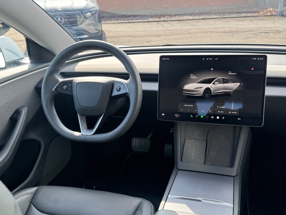 Tesla Model 3 RWD 4d