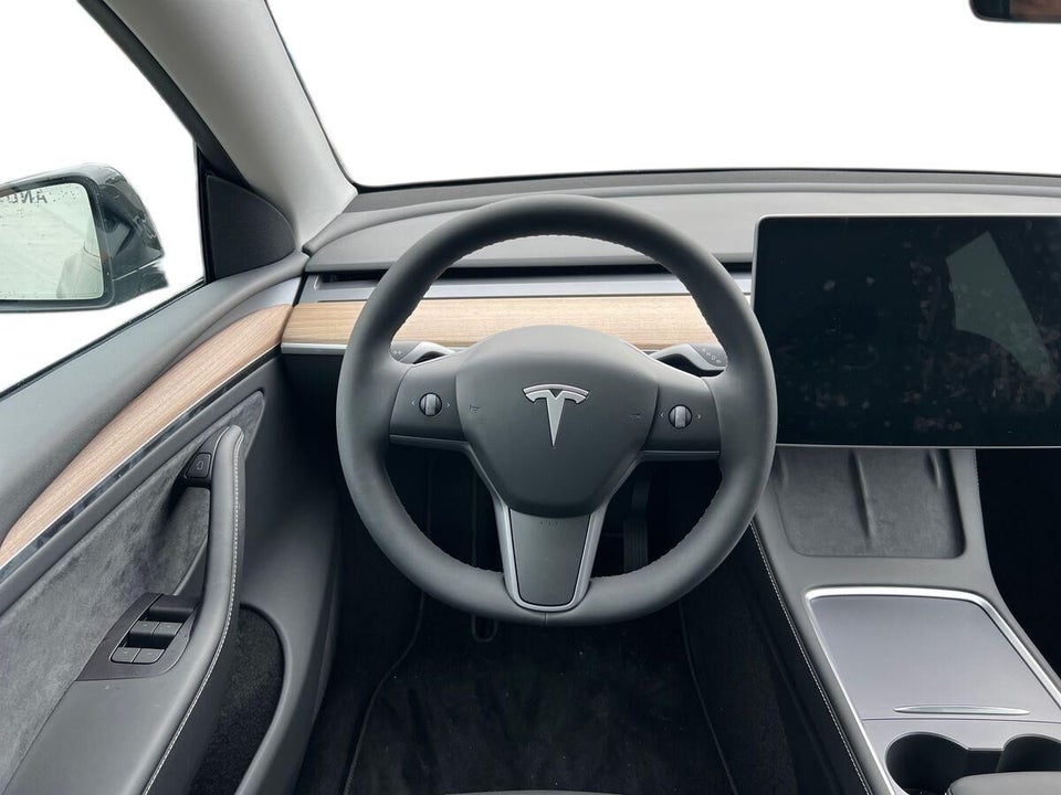 Tesla Model Y RWD 5d