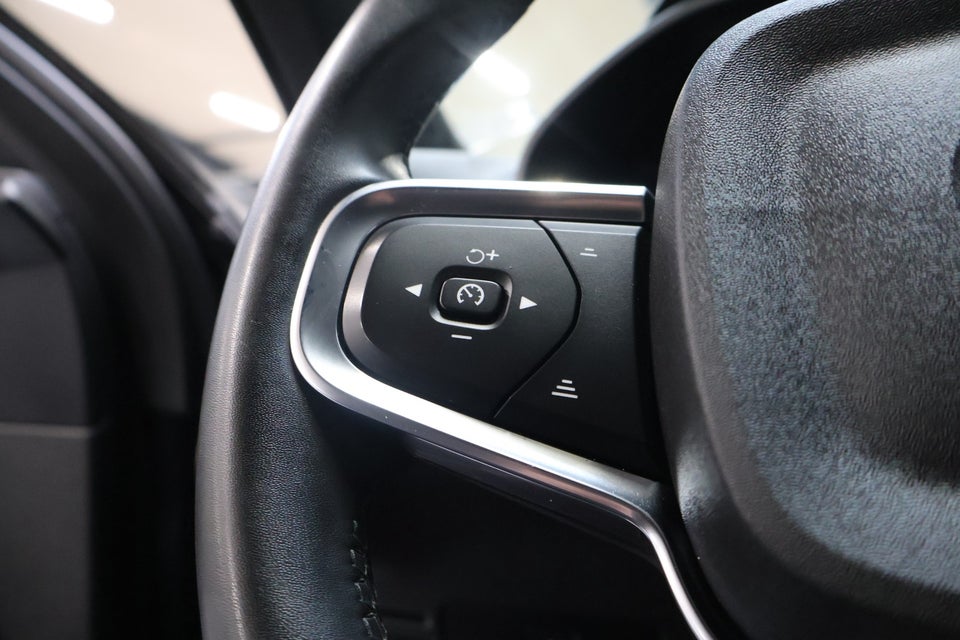 Volvo XC40 ReCharge Extended Range Plus 5d