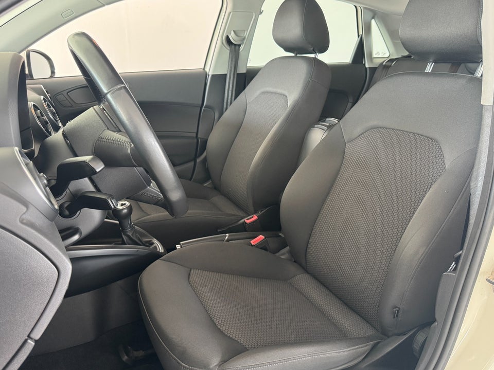 Audi A1 1,4 TFSi 122 Attraction Sportback 5d