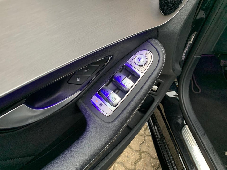 Mercedes C300 e 2,0 AMG Line stc. aut. 5d